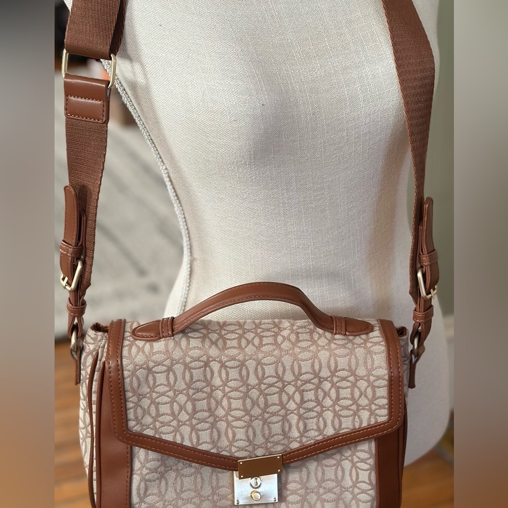 Time and Tru Crossbody
